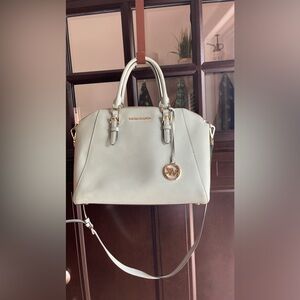 Mint Micheal Kors Bag